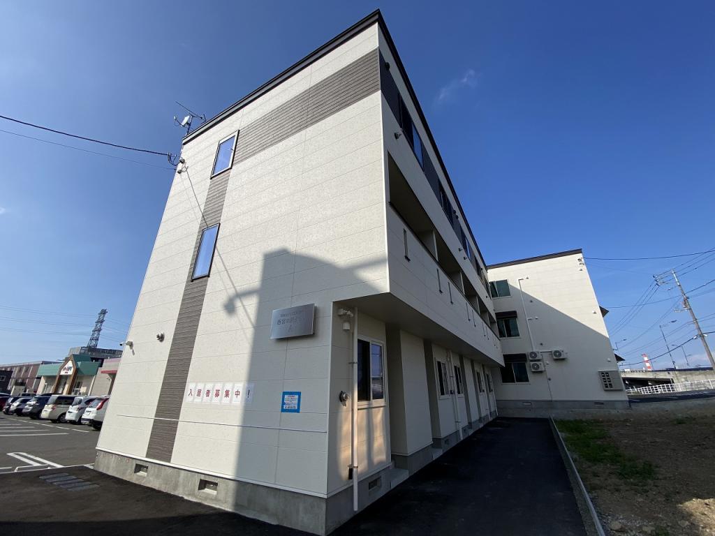 メニーズコート西宮の沢タウンＡ