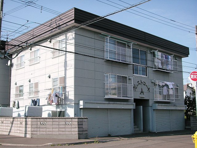 クレストコートＡ